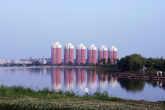 南艷湖