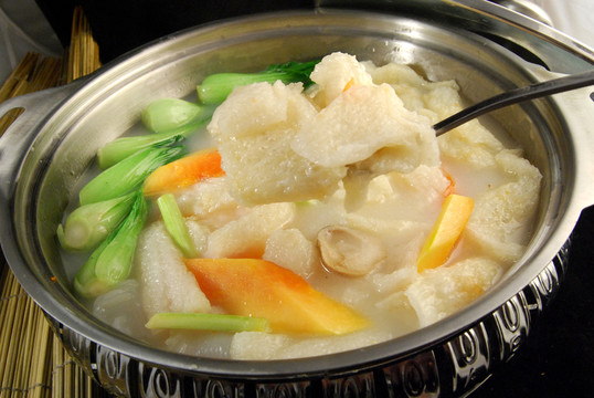 鍋?zhàn)心竟辖~(yú)鰾
