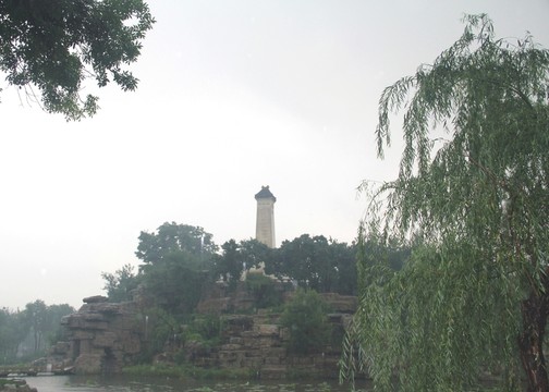 雨天天津北寧公園風景公園一角