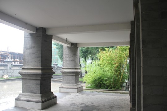 雨天北寧公園門廊竹子