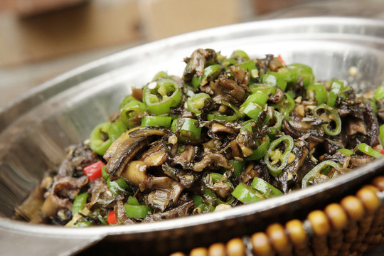 青椒炒鱔魚(yú)