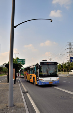 公交車站 公共汽車