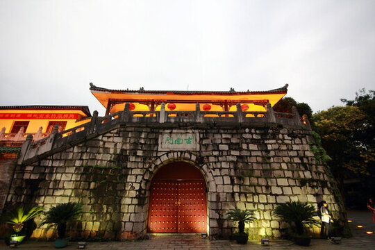 桂林古南門