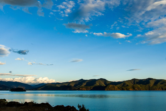 碧湖藍(lán)天