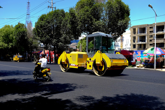 壓路機(jī)