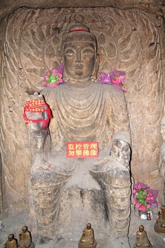 濟(jì)南千佛山萬佛洞佛像