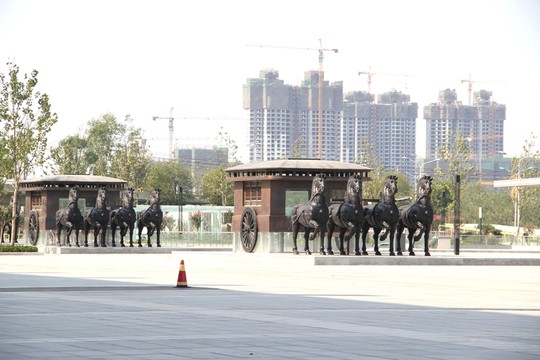 濟(jì)南西站廣場(chǎng)馬車