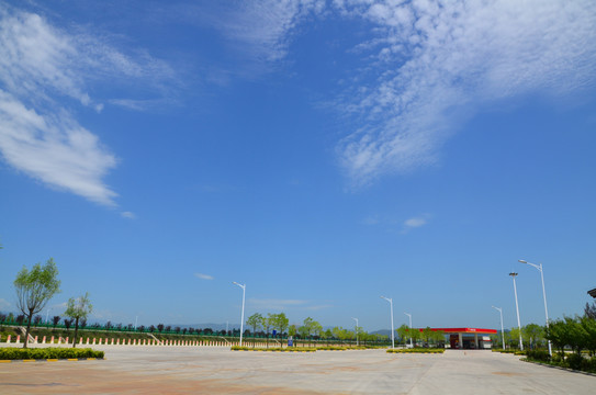 藍(lán)天廣場