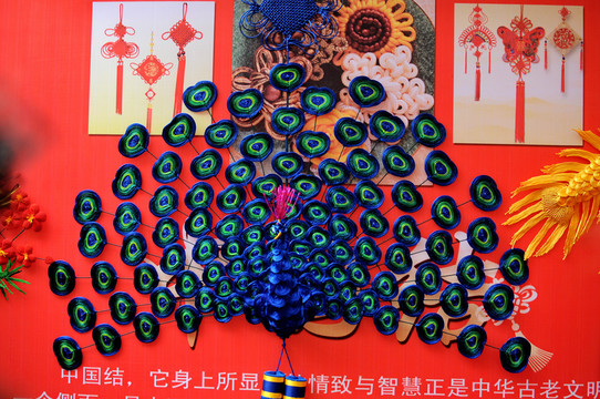 手工編制孔雀開屏