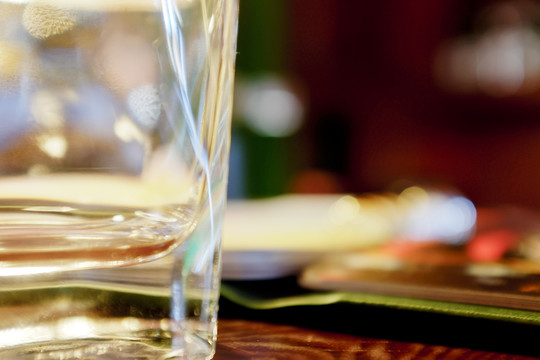 玻璃杯