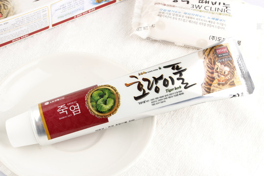 牙膏