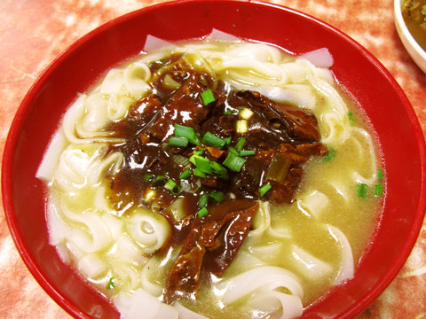 廣州美食牛腩河粉