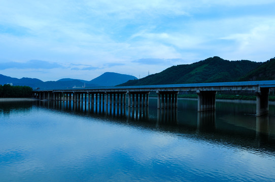 遼寧本溪太子河橋