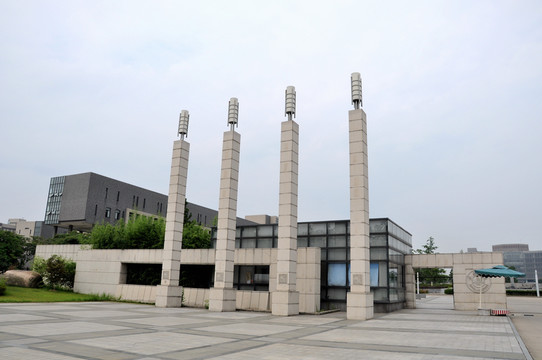 安徽大學(xué) 安大新區(qū)大門