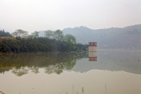 湖水