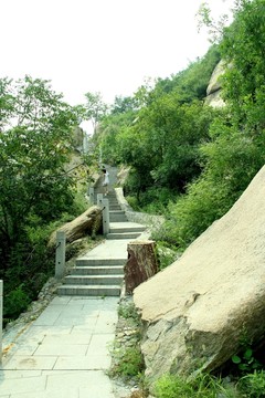 鳳凰嶺景區(qū)石山臺(tái)階