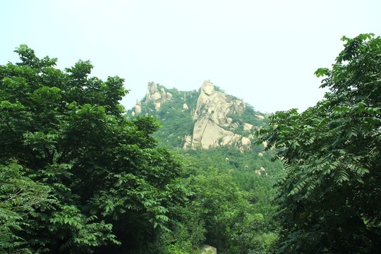 鳳凰嶺景區(qū)石山