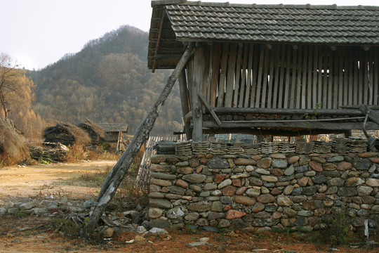 鄉(xiāng)村土屋 山村 玉米倉 淳樸