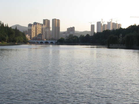 夕阳下的山水之城滁州