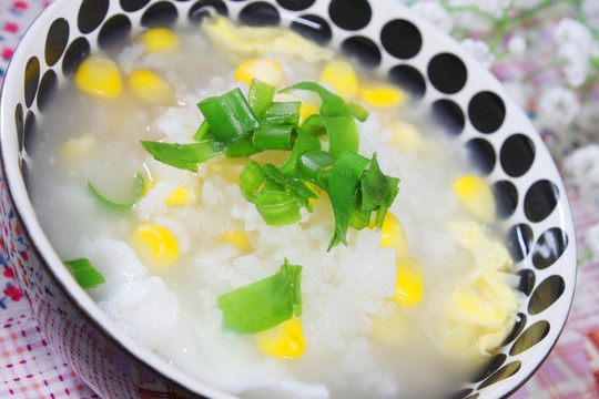 玉米雞蛋粥