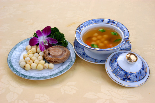 鮑魚蓮子羹