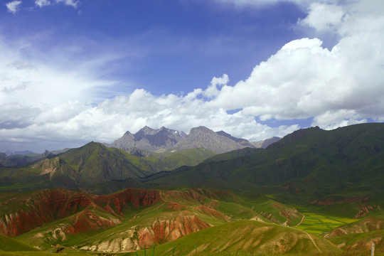 卓爾山