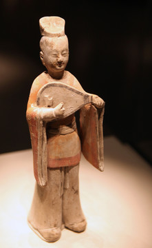 彈琵琶陶俑