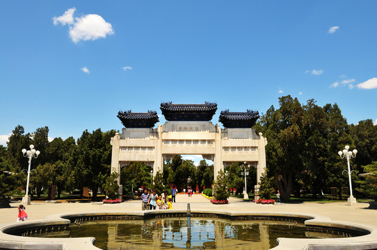 中山公園保衛(wèi)和平石牌坊