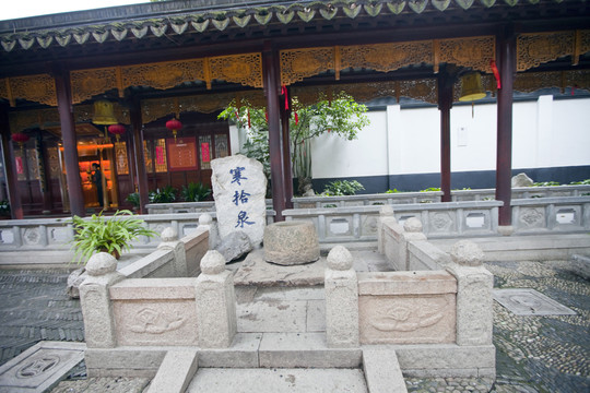 寒山寺井臺