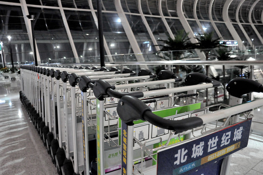 機(jī)場行李車