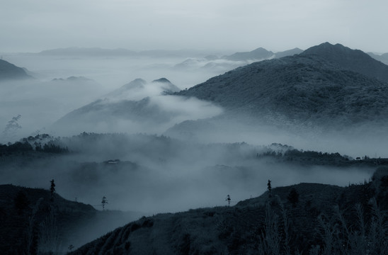 水墨山