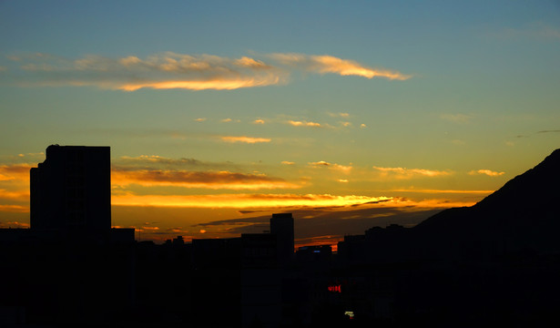 夕陽(yáng)