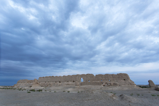 甘肅玉門關(guān)河滄城遺址