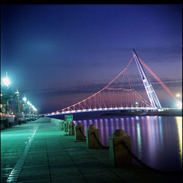 夜色海邊