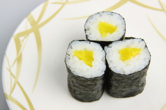 腌蘿卜壽司
