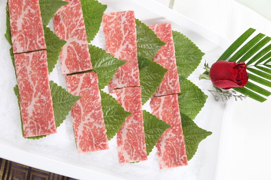牛骨肉