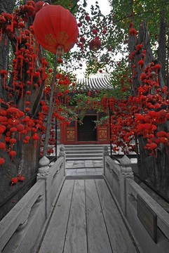 西山八大處四處大悲寺 掛吉祥燈