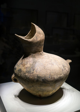 鳥(niǎo)形陶壺 小河沿文化