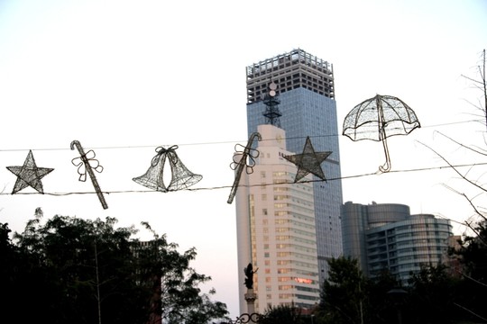 天津意區(qū)風(fēng)情街建筑  霓虹燈
