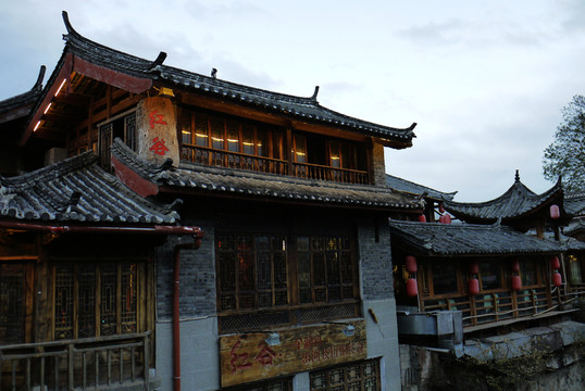 束河古鎮(zhèn)紅谷
