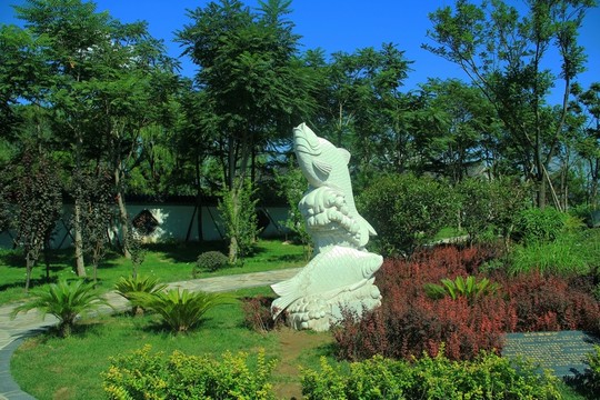 園博園雕塑鯉魚躍龍門