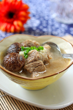 牛腩湯