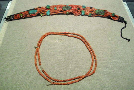 農(nóng)區(qū)鄂溫克婦女頭飾