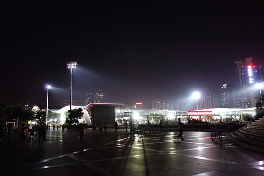 寶安體育館夜景