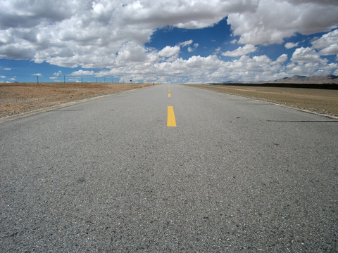 西藏阿里地區(qū)公路