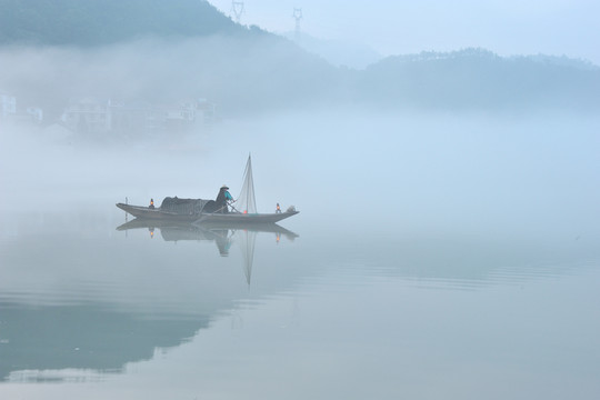 建德 下涯 晨霧 漁船 打漁