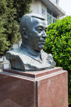 北京四中 二老銅像