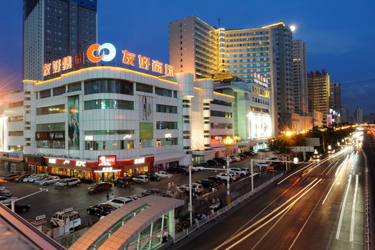 商業(yè)街夜景