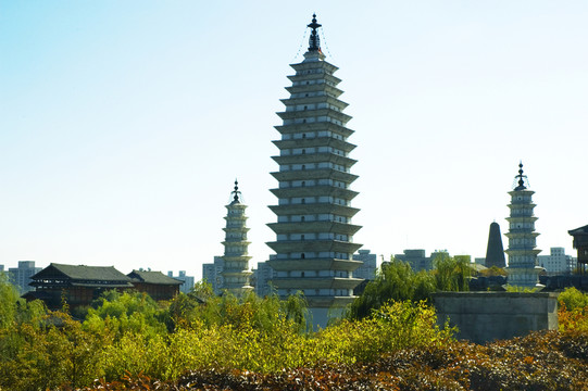 北京中華民族園白塔