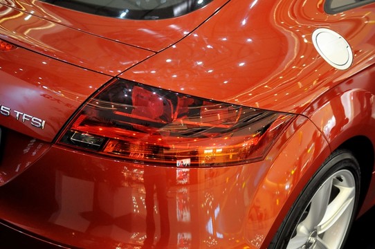 跑車尾燈設計
